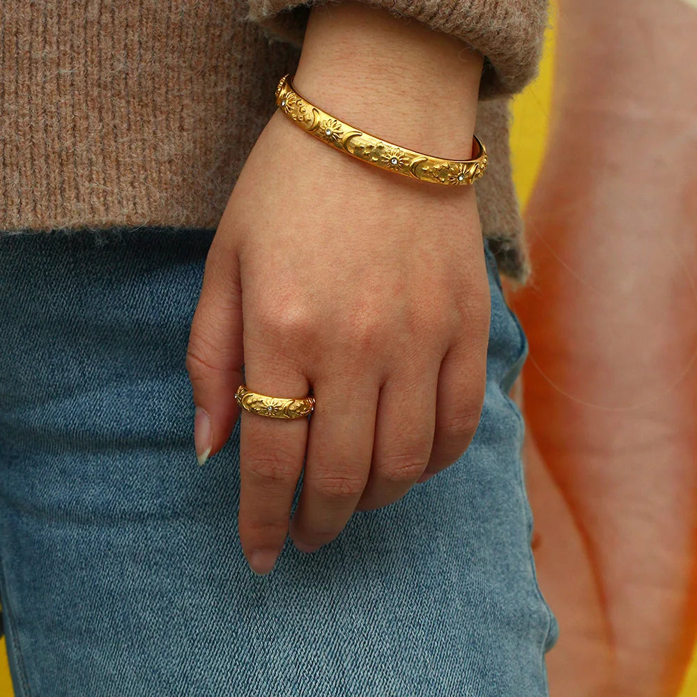 Vintage Gold Star Moon